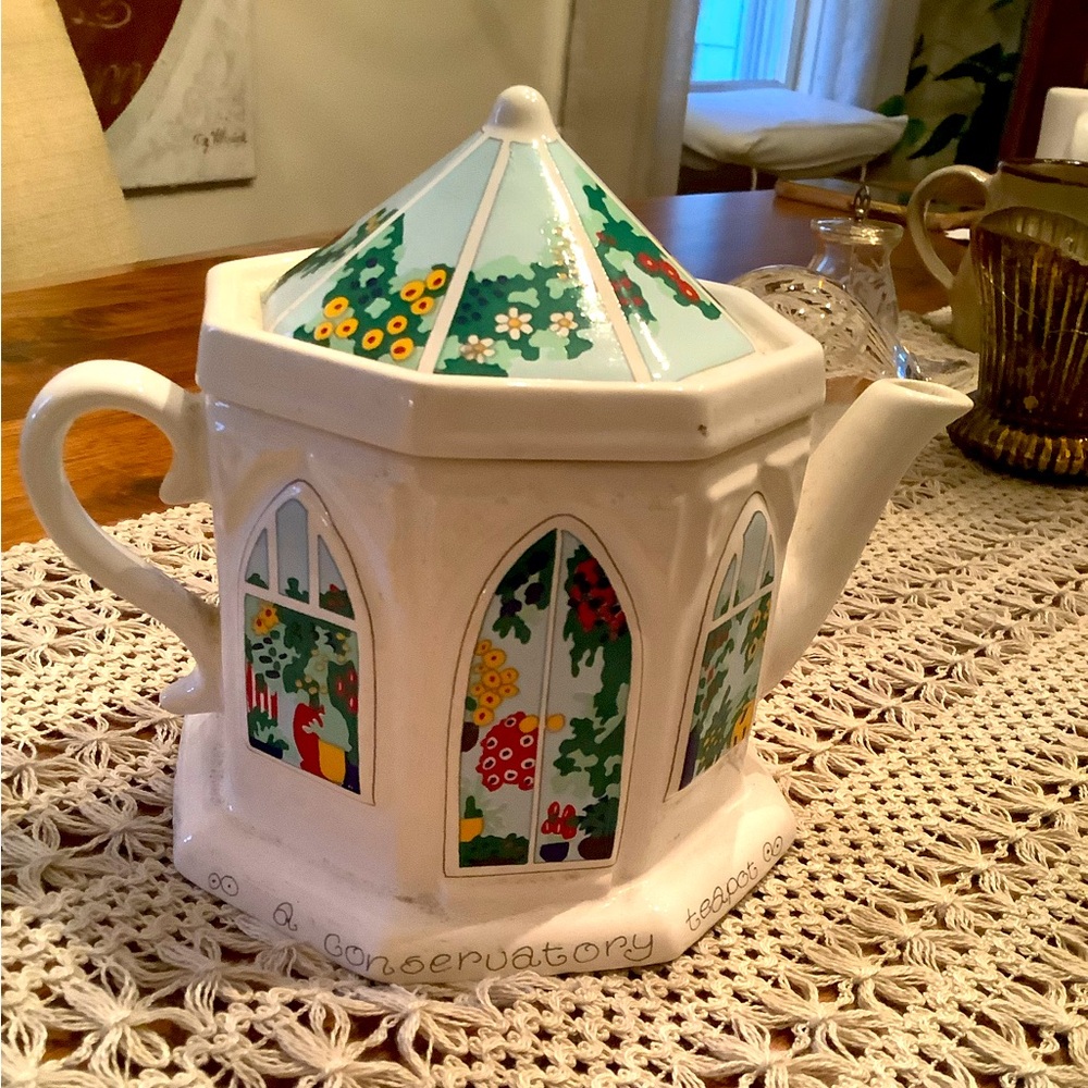 From the Wade collection, old English Conservatory teapot